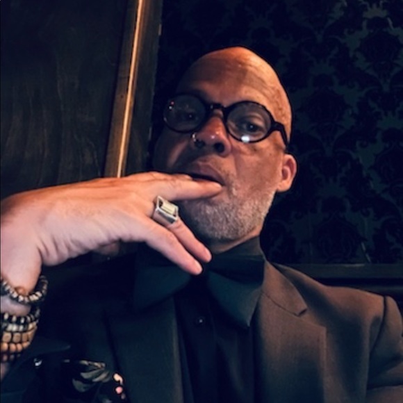 Meet Your Posher - Picture 3 of 7